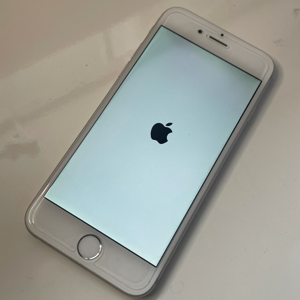 SOLD  iPhone 6 Silver 64 gigabytes